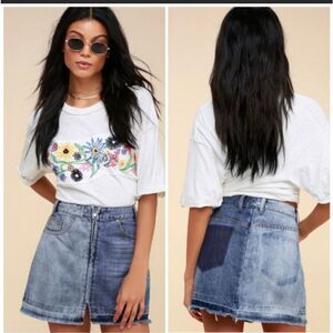 Lulu’s Set the Tone two tone zip front L denim skirt